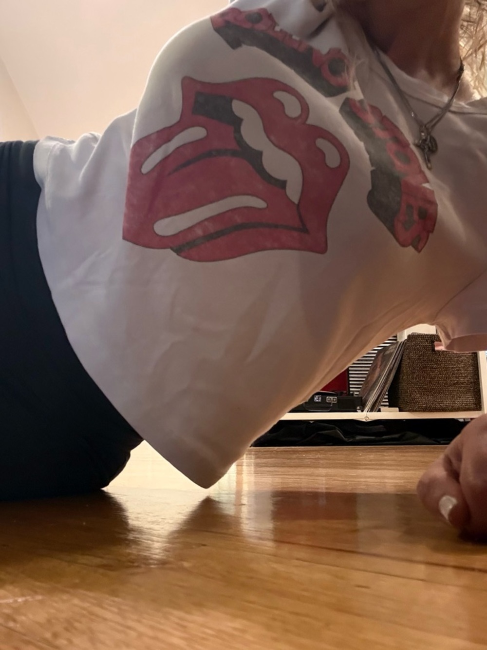 Daydreamer Women’s Tee with Red Rolling Stones Tongue Graphic (Medium)